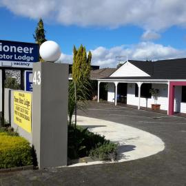 Papakura Pioneer Motor Lodge & Motel, hotel u gradu Papakura