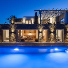Myconian Platinum Superior & Junior Villas، فندق في كالافاتيس