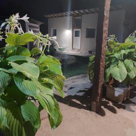 Lymore Guest house، فندق في Palamarza