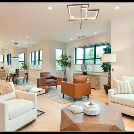 Mahar Homes - Plaza North on First, хотел в Ашленд