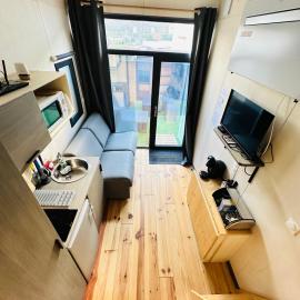 Tiny House, hotel in Cholet