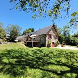 Ferme pleine nature en Corrèze، فندق في Saint-Yrieix-le-Déjalat