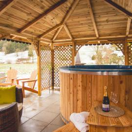 Le Chalet Bed&Bath -Chez Les Alfreds, Hotel in Soubey