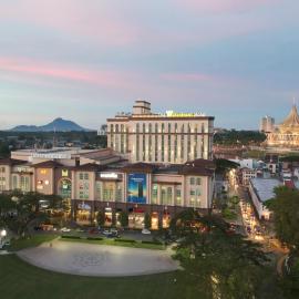 The Waterfront Hotel Kuching, hotel v mestu Kuching