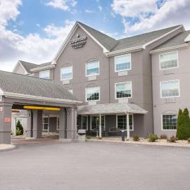 Country Inn & Suites by Radisson, Columbus West, OH، فندق في New Rome
