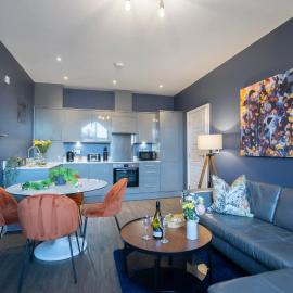 Elliot Oliver - Loft Style 2 Bedroom Apartment With Parking In The Docks