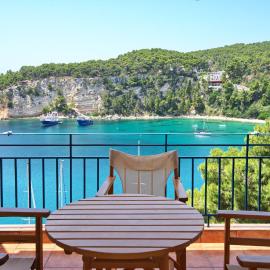 Kavos Hotel، فندق في باتيتيري