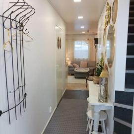 Persoonallinen pieni asunto, хотел в Оулу