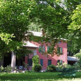 Romantic apartment garden parking in Parma city Villa Podere Merlo
