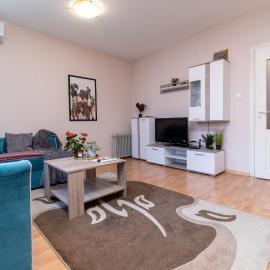 Comfortable 2BR Urban Getaway in City Center by Flat Mаnager