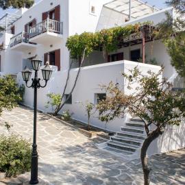 Hotel Manto, hotel u gradu Nausa