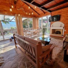 Ξύλινο Chalet Κτήμα Παππά, hotell i Lebadeia