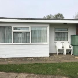 2-Bed Seaside Retreat - Sleeps 5 & Parking