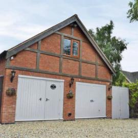The Field View Retreat at Alveston Pastures just 3 miles from the Town