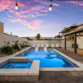 Sunset Escape Home With Resort Pool And Spa، فندق في إنديو