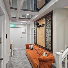 B53 Accommodation，梅努斯的飯店