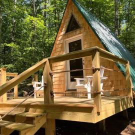 Cabin in Maine Woods-The Bogey, hotel in North Lovell