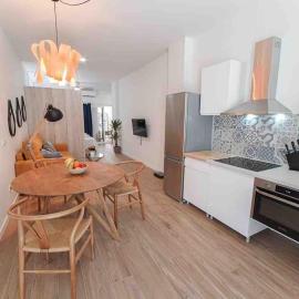 Studio chic avec terrasse, lumineux et calme 1