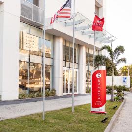 Ramada Hotel & Suites Campos Pelinca，坎普斯戈伊塔卡濟斯的飯店
