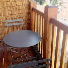 Appartement Charme petite terrasse à 400m de Paris, hotel in Gentilly