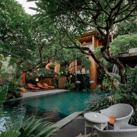 Fourteen Roses Boutique Hotel, Kuta, hotel in Legian