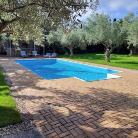 Varkiza Minimal Residence-5minSea, מלון בוארי