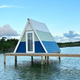 Beachfront Cabin, hotel in San Pedro