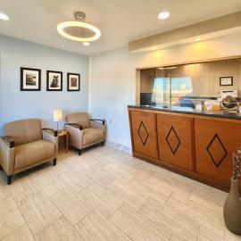 Royal Inn and Suites Charlotte Airport, hotel in Charlotte