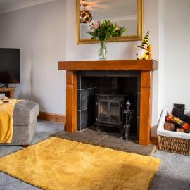 Oak House - sleeps 10 with Bar & Games room, hotel in Reighton