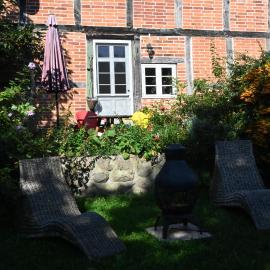 Mecklenbü mit Teich, Kamin, Sauna und Hotpott, hotel v destinaci Dargun