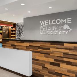 Hampton Inn By Hilton Cornwall, khách sạn ở Cornwall