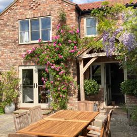 The Old Post Office pretty village 20min from York
