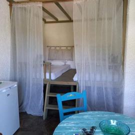 Mantos rooms 1, hotel in Neo Klima