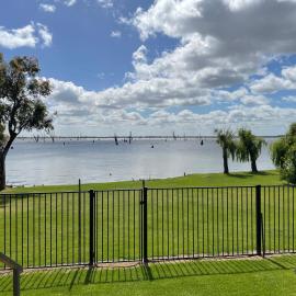 Absolute Waterfront at Woodlands