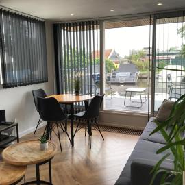 Quiet Waterloft near Amsterdam and Schiphol WS11 – hotel w Aalsmeer