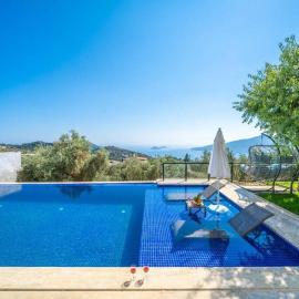 Kaş Kalkan Deniz manzaralı Havuzlu Bahçeli Villa