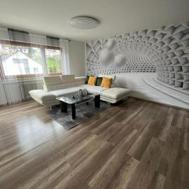 Monteurwohnung & Business Apartment mit Balkon & Parkplatz in Metzingen Outlet