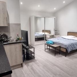 Ilford Towncentre Large Studio