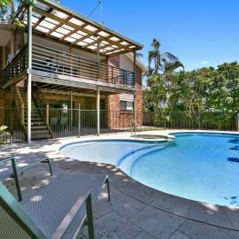 Generous Family Home with 4 Bedrooms, Pool, Pet Friendly