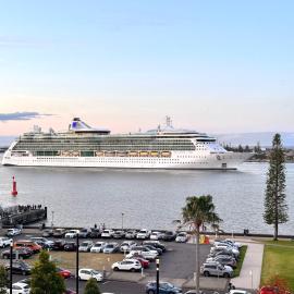 Balmoral on Scott - Harbour Front Perfection, hotell i Newcastle