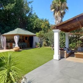 JUIN JUILLET VILLA Tout confort CLIMATISEE, khách sạn ở Fréjus
