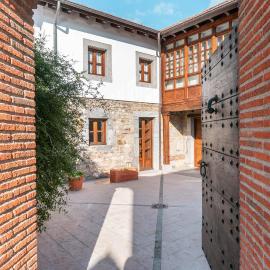 LA CASA DE LA RIBA