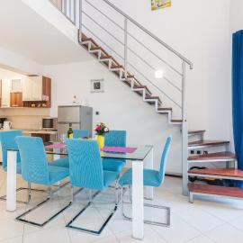 Apartment Ruzmarinka with Spacy Terrace