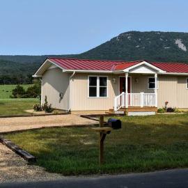 Holly Tree Retreat Located In Beautiful Luray, VA., hotel sa Luray