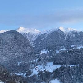 Appartement à Queige, hotel u gradu Queige