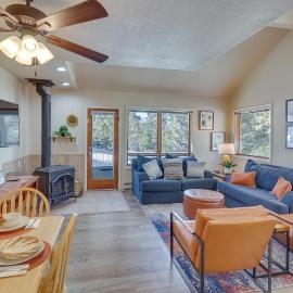 Cloudcroft Vacation Rental ~ 4 Mi to Skiing!, hotel u gradu 'Cloudcroft'