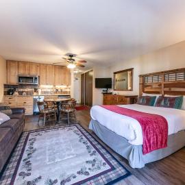 Charming Studio Deluxe w/kitchen #215 at Donner Lake Village