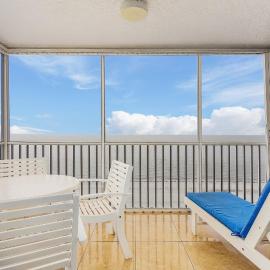Beautiful Penthouse Condo - Corner Unit! condo, hotel in Fort Myers Beach
