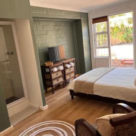 Lovely Garden Studio 2 - 10 minute walk to beach