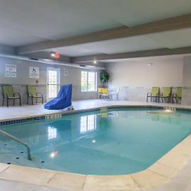Holiday Inn Express Jackson by IHG، فندق في جاكسون